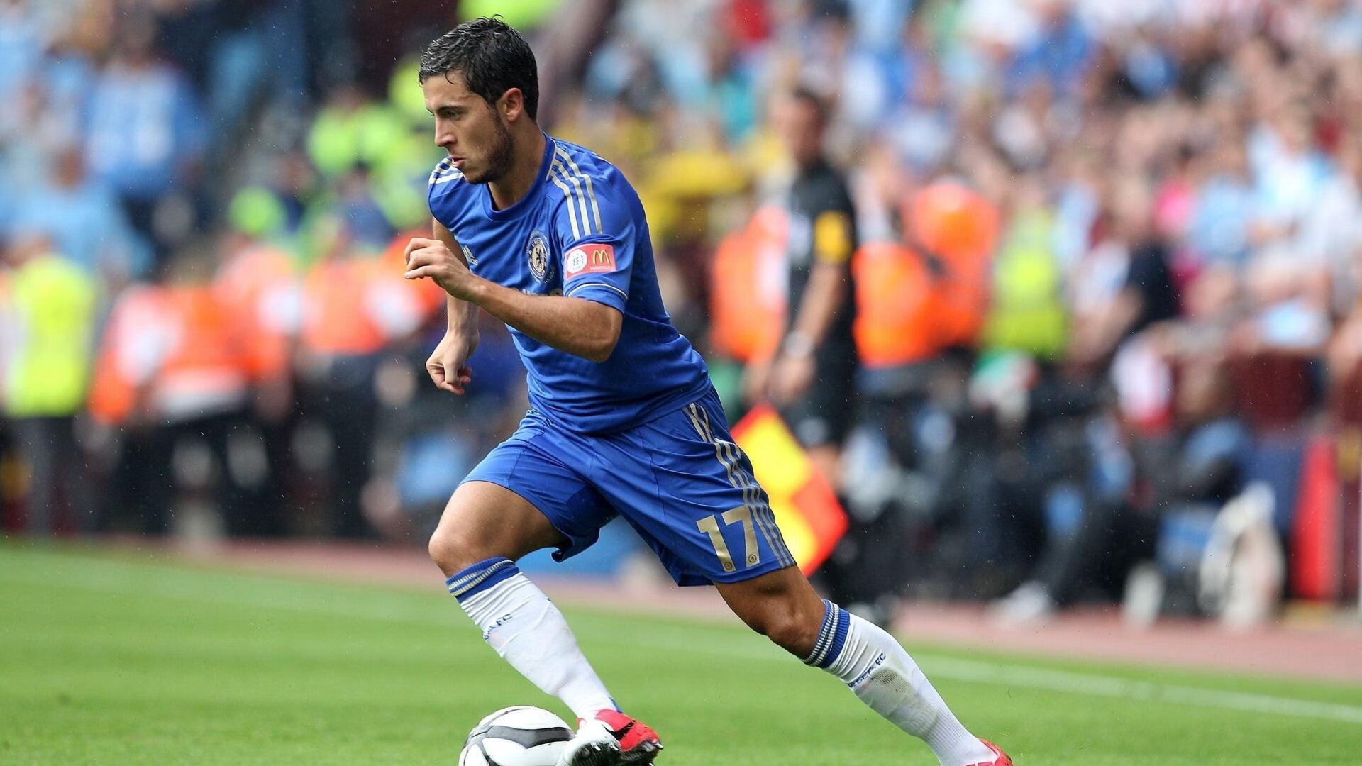 开云体育全站-破纪律纪录！欧冠赛场上的“疯狂”表现，欧冠经典比赛